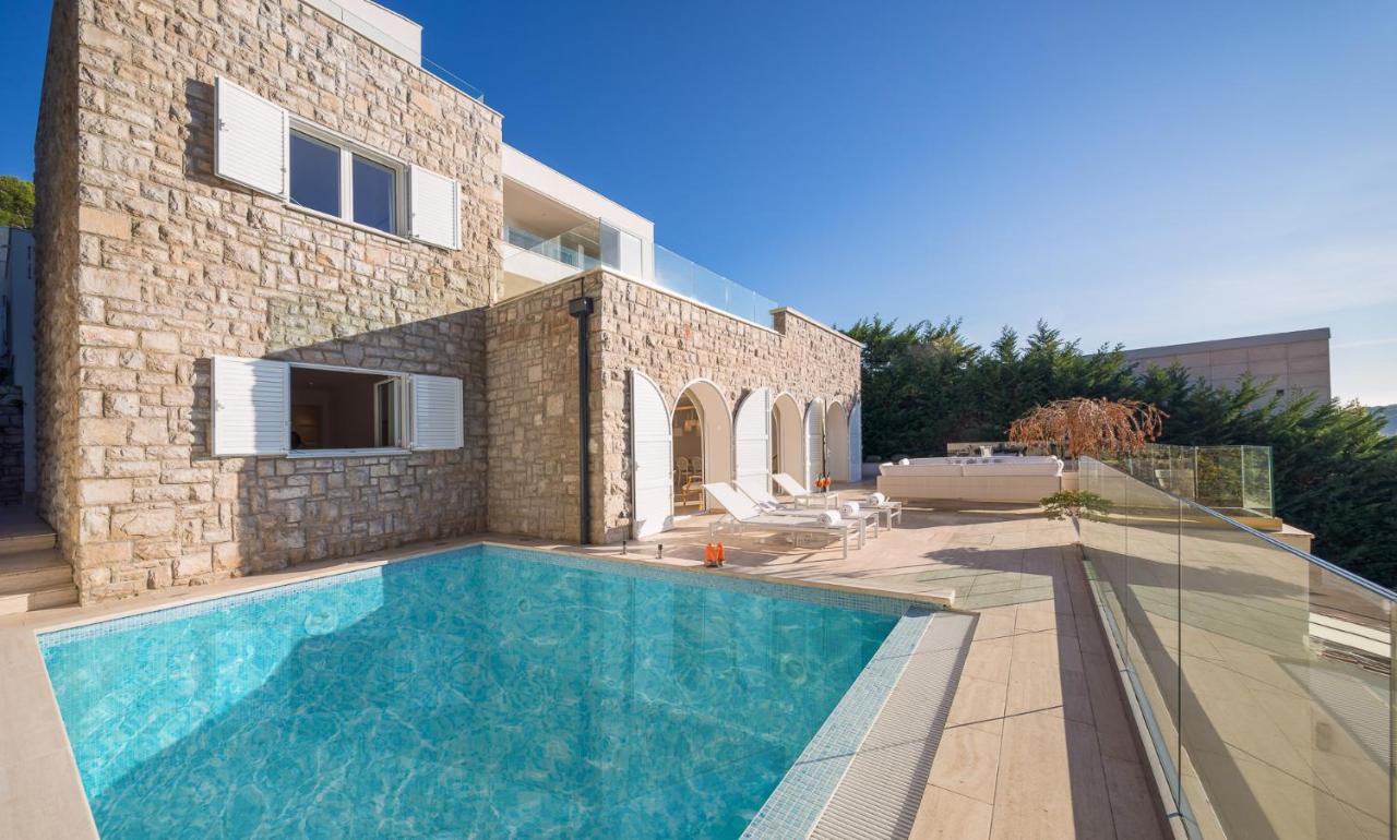 Luxury Seafront Villa Primosten Glamour With Private Pool, Sauna And Gym At The Beach In Primošten Eksteriør bilde