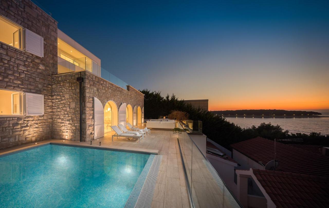 Luxury Seafront Villa Primosten Glamour With Private Pool, Sauna And Gym At The Beach In Primošten Eksteriør bilde