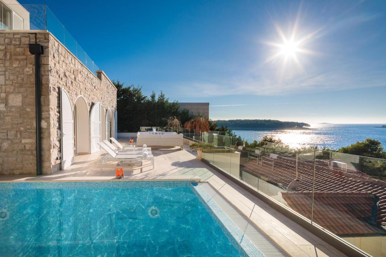 Luxury Seafront Villa Primosten Glamour With Private Pool, Sauna And Gym At The Beach In Primošten Eksteriør bilde