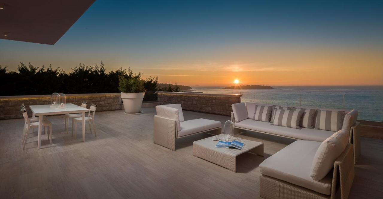 Luxury Seafront Villa Primosten Glamour With Private Pool, Sauna And Gym At The Beach In Primošten Eksteriør bilde
