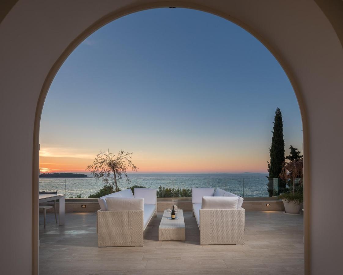 Luxury Seafront Villa Primosten Glamour With Private Pool, Sauna And Gym At The Beach In Primošten Eksteriør bilde